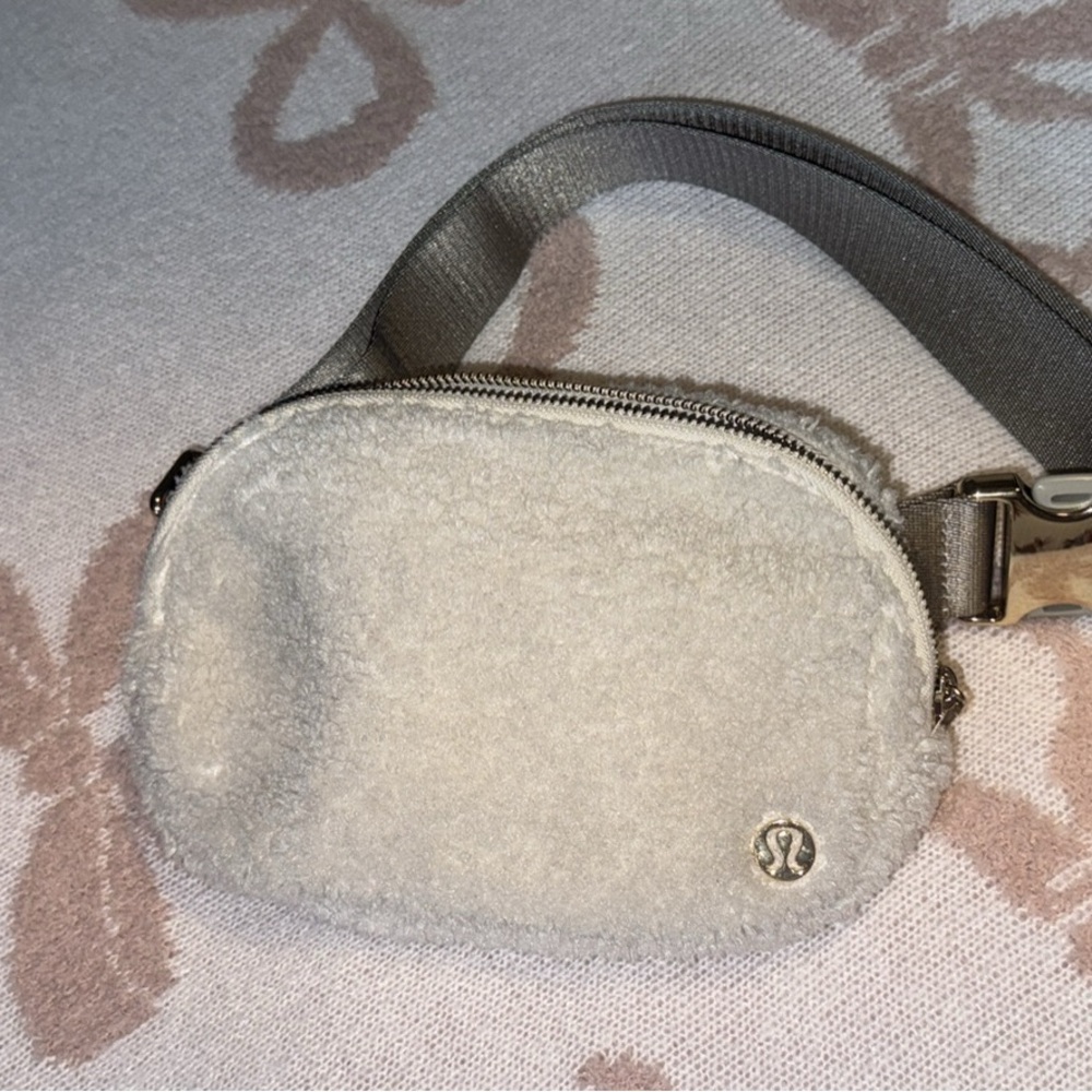 Original Release Lululemon White/Goldd Sherpa Belt Bag